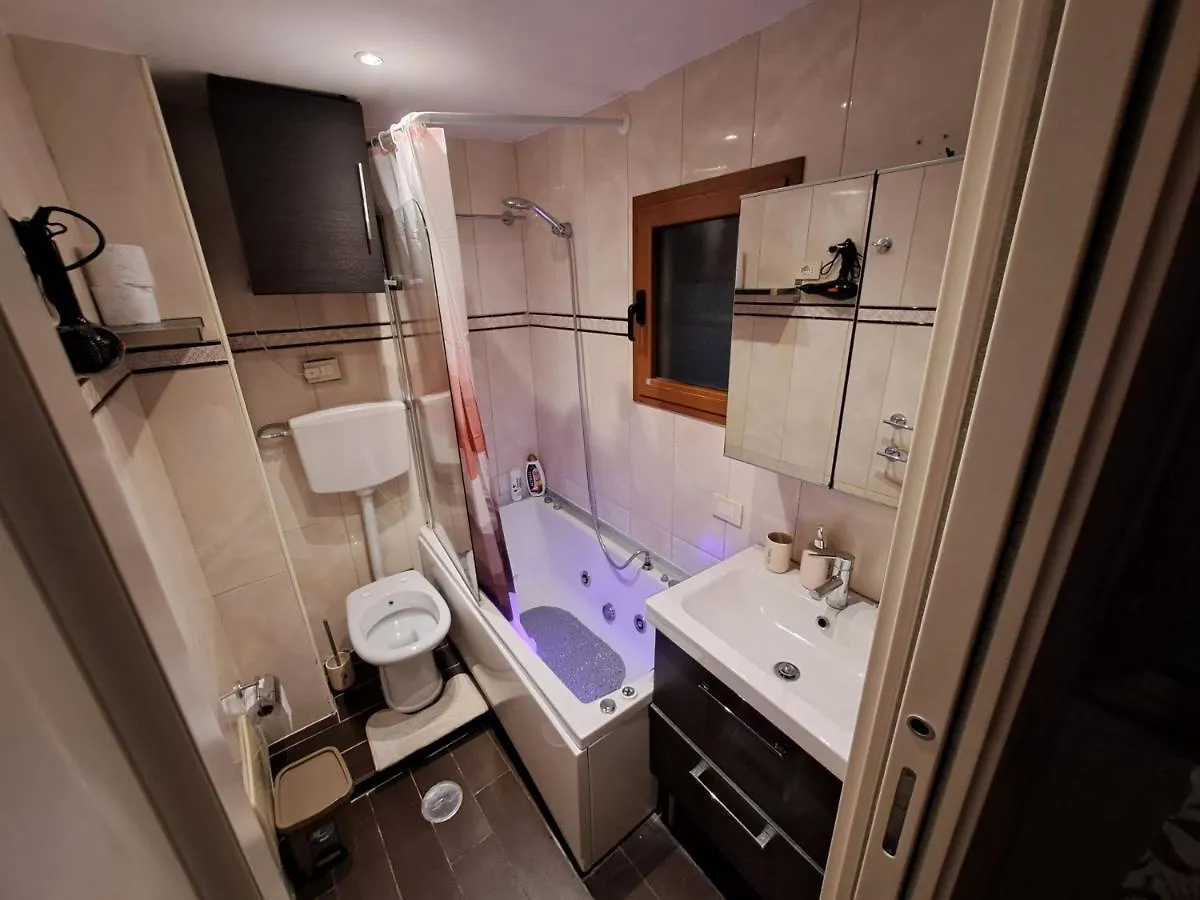 Aircraft Services Rooms Неаполь Гостевой дом