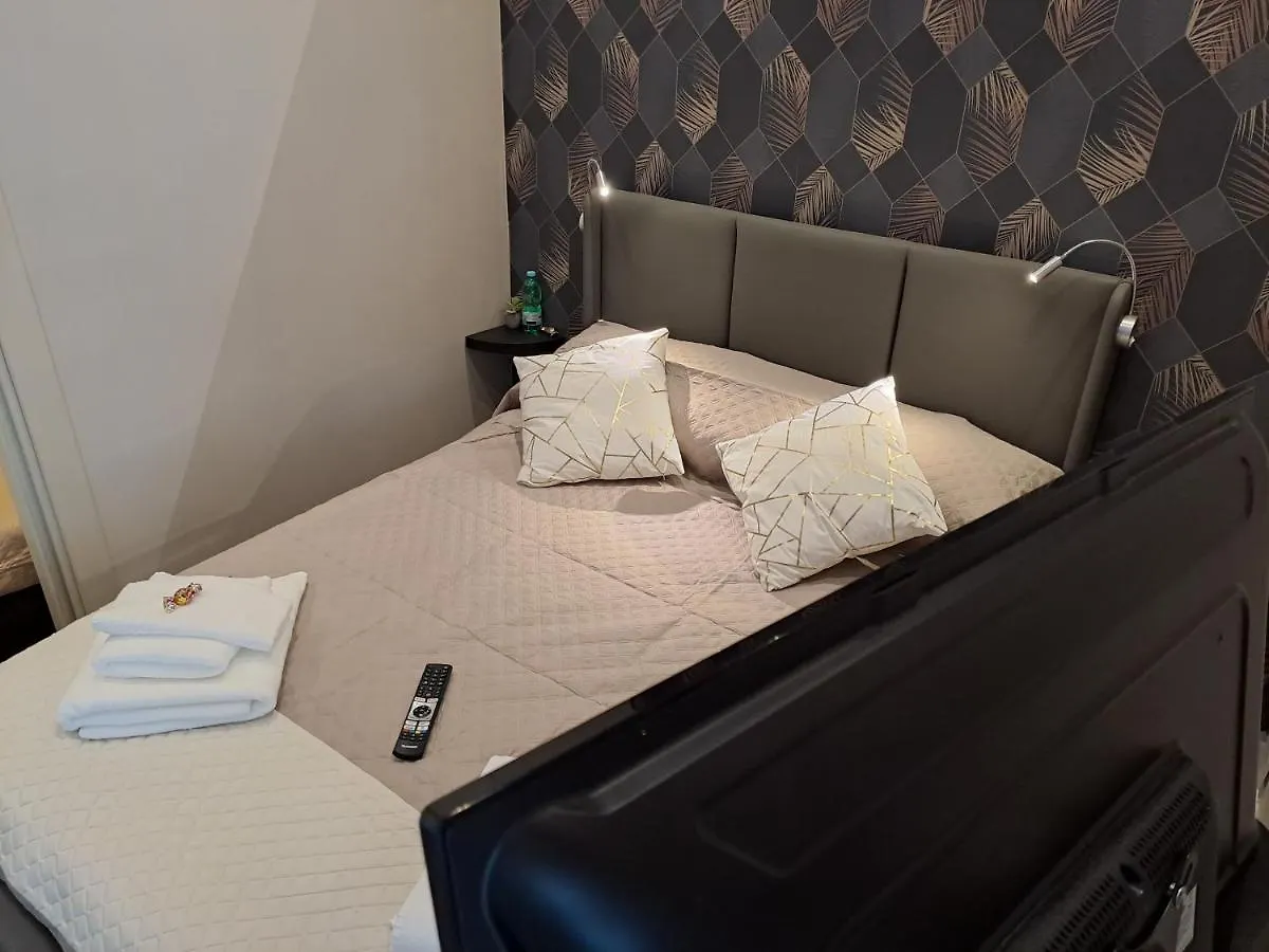 Aircraft Services Rooms Неаполь