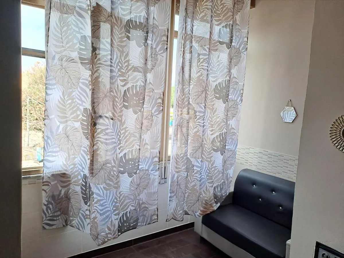 Casa de hóspedes Aircraft Services Rooms Nápoles