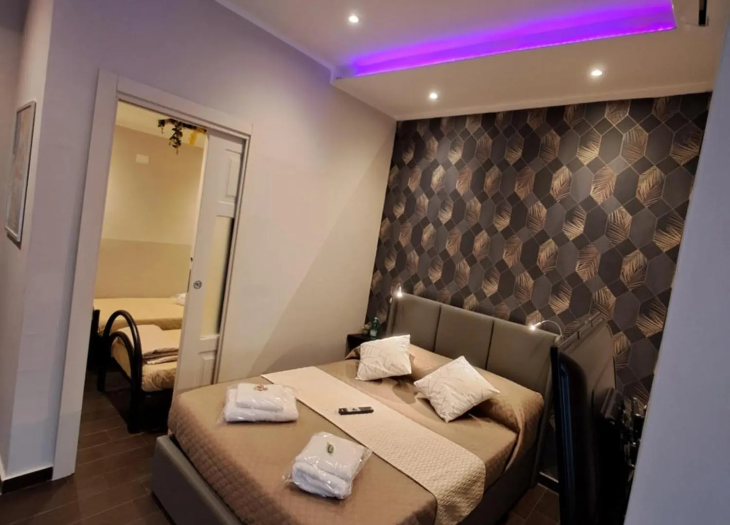 Aircraft Services Rooms Nápoles 0*,